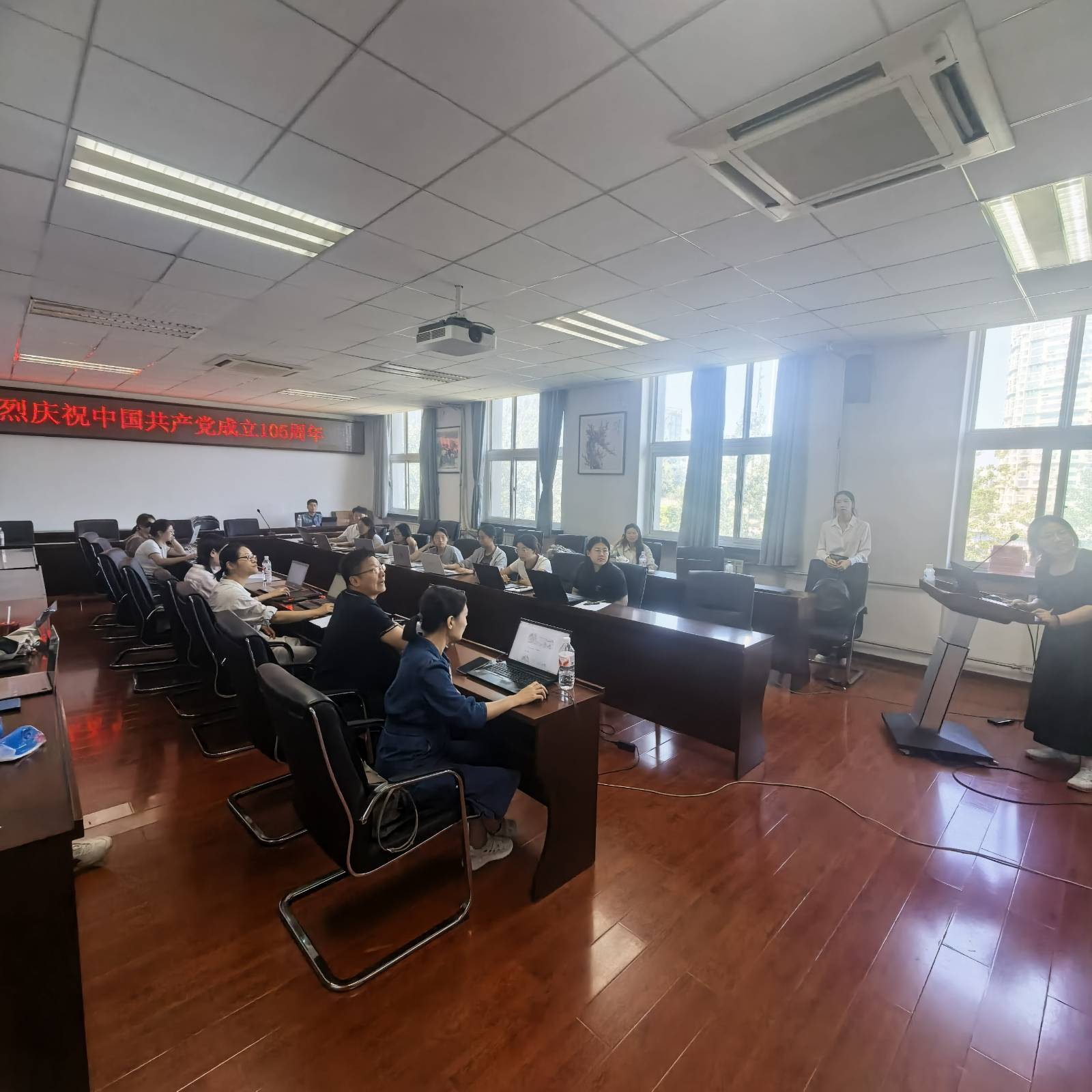 草榴社区